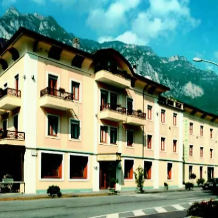 ホテル Milano Boario Terme