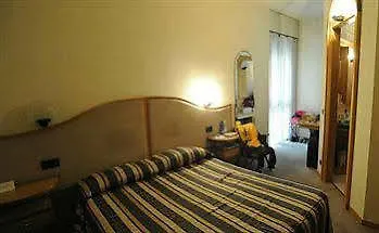 Otel Milano 3*